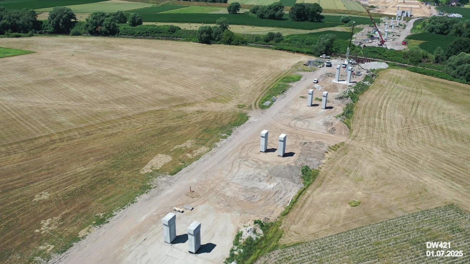 Zdjęcie w galerii na portalu naszraciborz.pl: Coraz bliżej nowej przeprawy nad Odrą. Trwa budowa ronda w Grzegorzowicach [FOTO] wiadomości z regionu