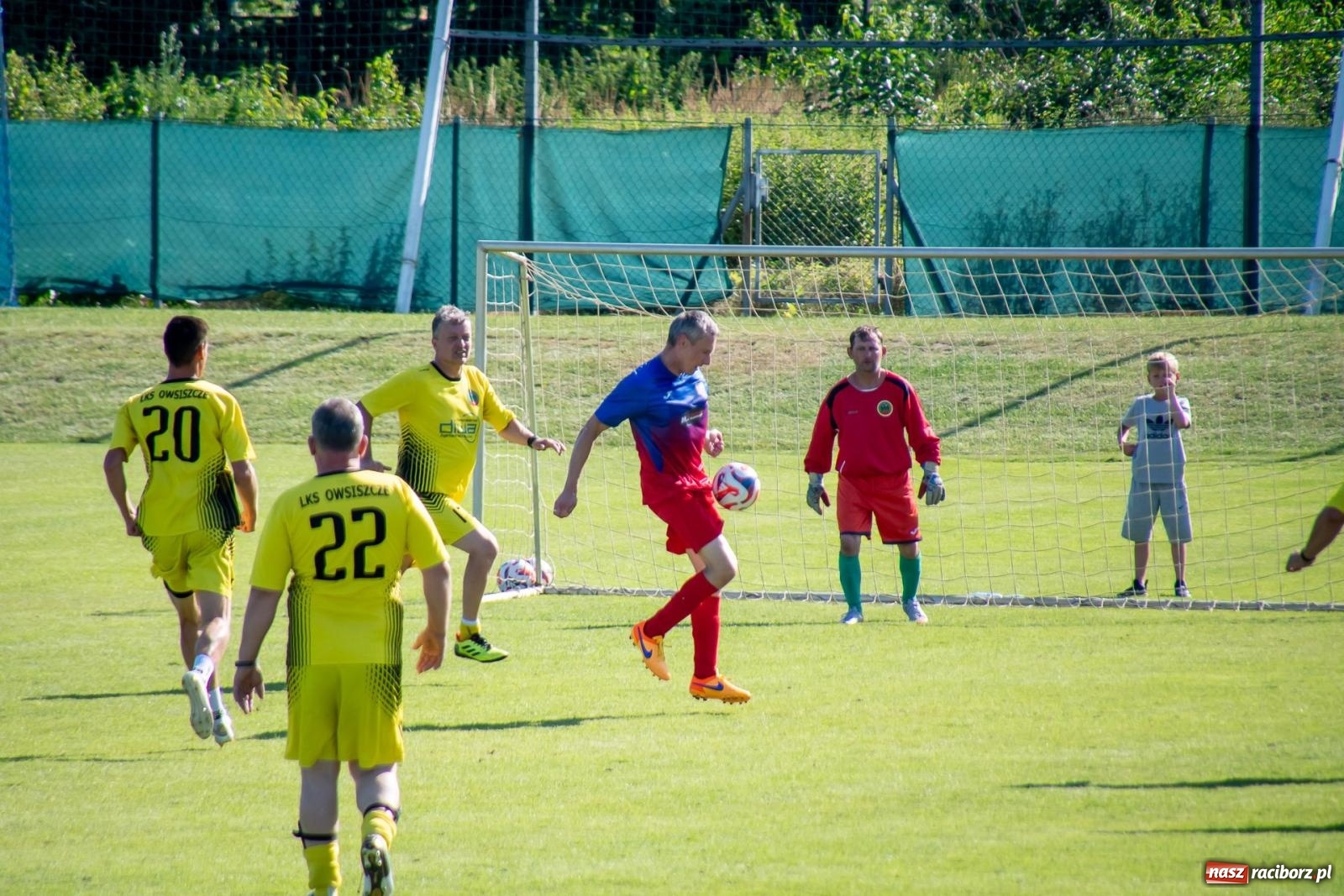 Zdjęcie w galerii na portalu naszraciborz.pl: Międzynarodowy Turniej Oldbojów o Puchar Wójta Gminy Krzyżanowice [FOTO i WIDEO] wiadomości z regionu