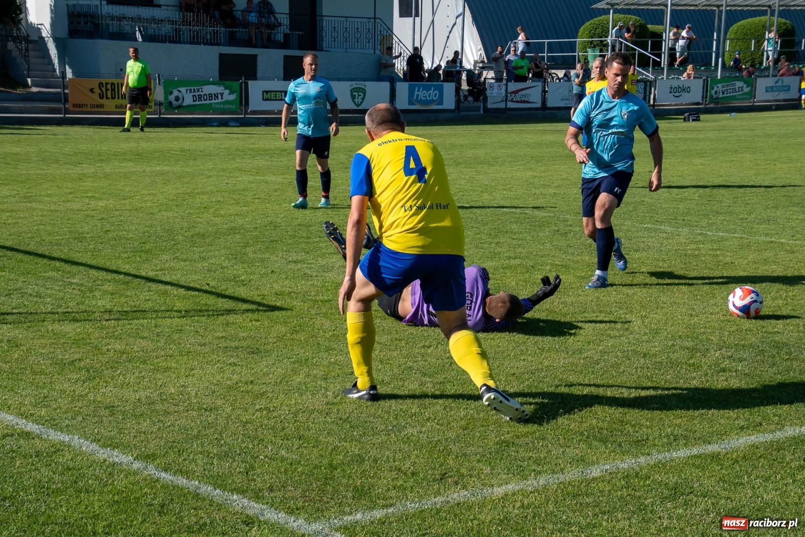 Zdjęcie w galerii na portalu naszraciborz.pl: Międzynarodowy Turniej Oldbojów o Puchar Wójta Gminy Krzyżanowice [FOTO i WIDEO] wiadomości z regionu