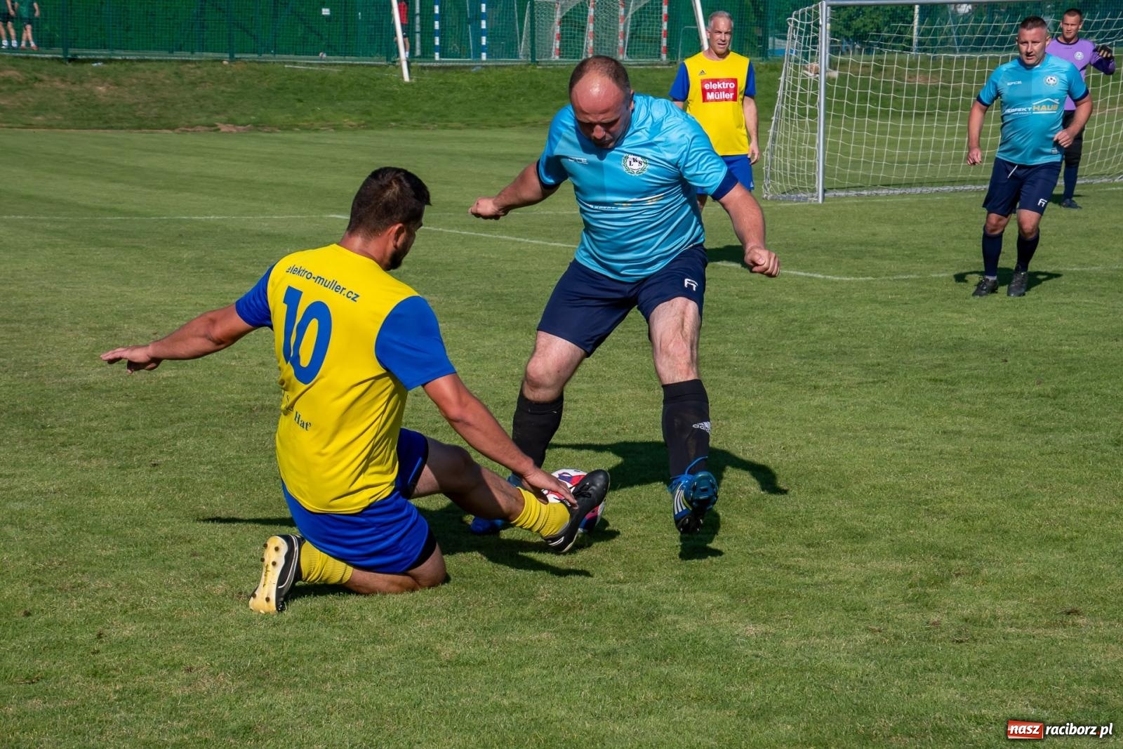 Zdjęcie w galerii na portalu naszraciborz.pl: Międzynarodowy Turniej Oldbojów o Puchar Wójta Gminy Krzyżanowice [FOTO i WIDEO] wiadomości z regionu