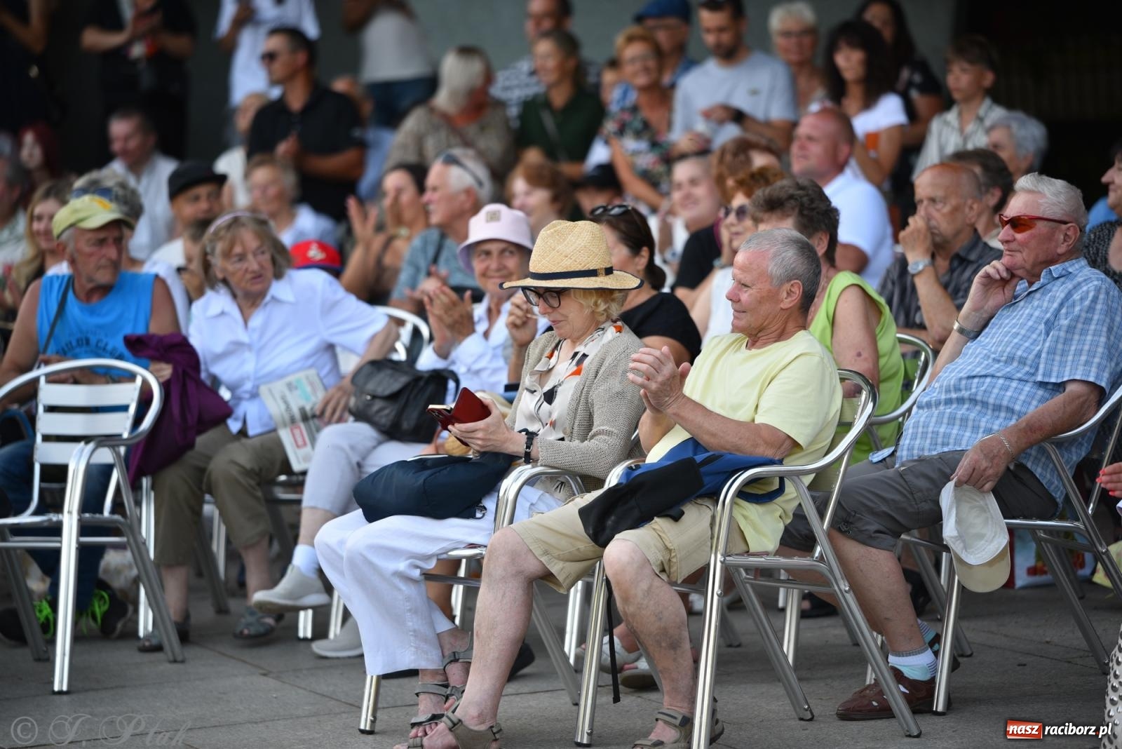 Zdjęcie w galerii na portalu naszraciborz.pl: Magia tańca i wspólnej zabawy. Tancerze z Polski i Czech podsumowali obóz pokazem i potańcówką w parku im. Miasta Roth wiadomości z regionu