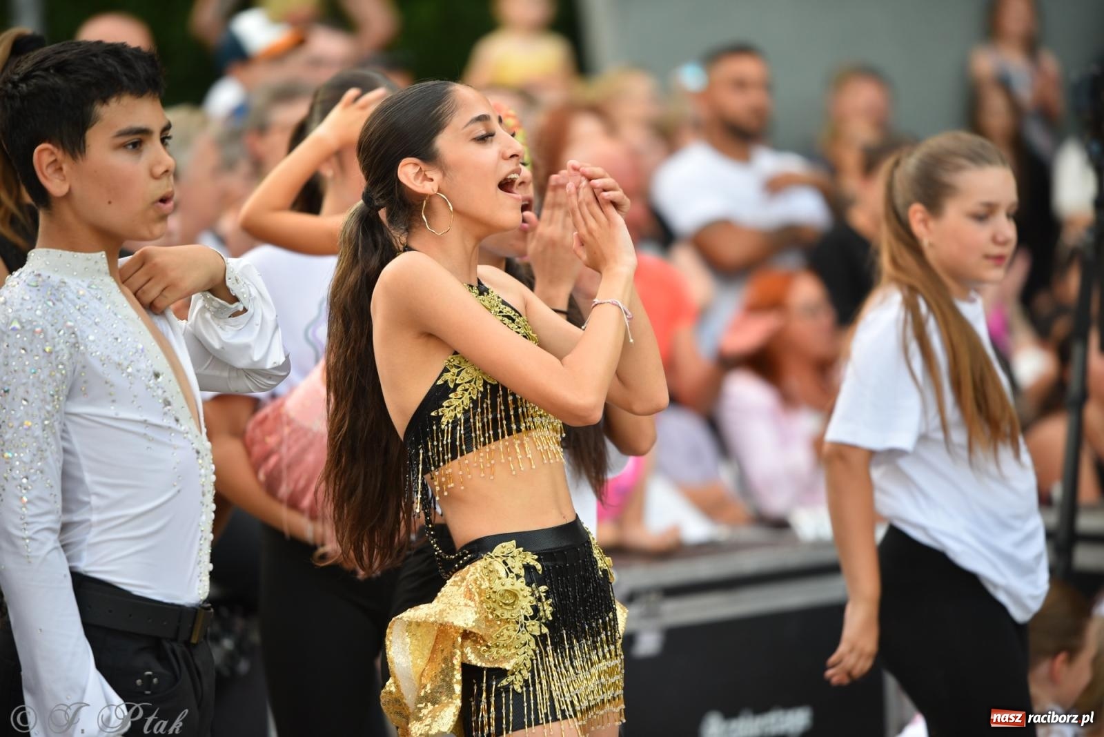 Zdjęcie w galerii na portalu naszraciborz.pl: Magia tańca i wspólnej zabawy. Tancerze z Polski i Czech podsumowali obóz pokazem i potańcówką w parku im. Miasta Roth wiadomości z regionu