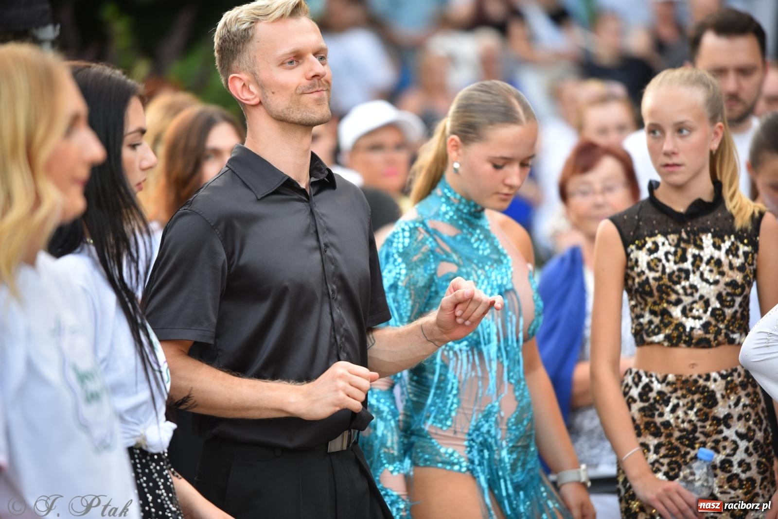Zdjęcie w galerii na portalu naszraciborz.pl: Magia tańca i wspólnej zabawy. Tancerze z Polski i Czech podsumowali obóz pokazem i potańcówką w parku im. Miasta Roth wiadomości z regionu