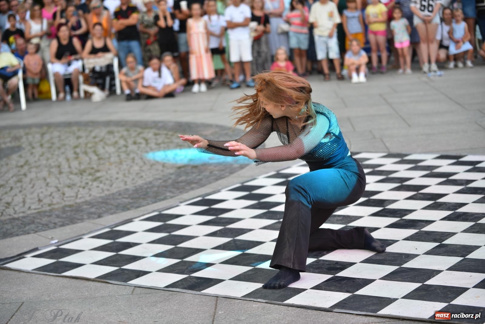 Zdjęcie w galerii na portalu naszraciborz.pl: Magia tańca i wspólnej zabawy. Tancerze z Polski i Czech podsumowali obóz pokazem i potańcówką w parku im. Miasta Roth wiadomości z regionu