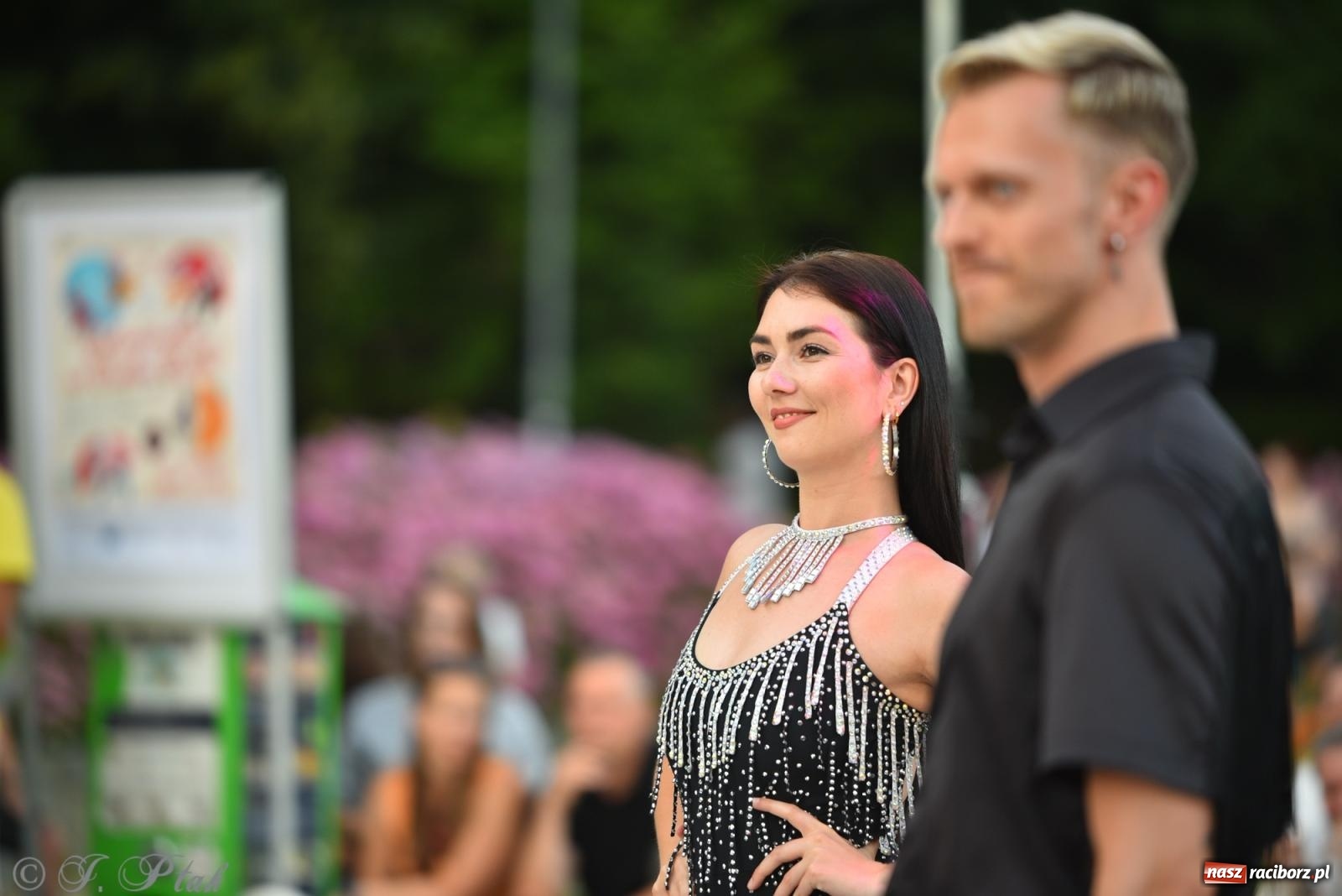 Zdjęcie w galerii na portalu naszraciborz.pl: Magia tańca i wspólnej zabawy. Tancerze z Polski i Czech podsumowali obóz pokazem i potańcówką w parku im. Miasta Roth wiadomości z regionu