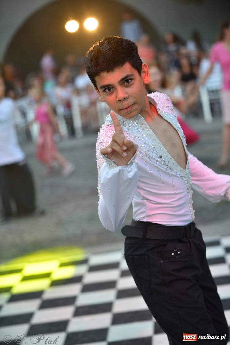 Zdjęcie w galerii na portalu naszraciborz.pl: Magia tańca i wspólnej zabawy. Tancerze z Polski i Czech podsumowali obóz pokazem i potańcówką w parku im. Miasta Roth wiadomości z regionu