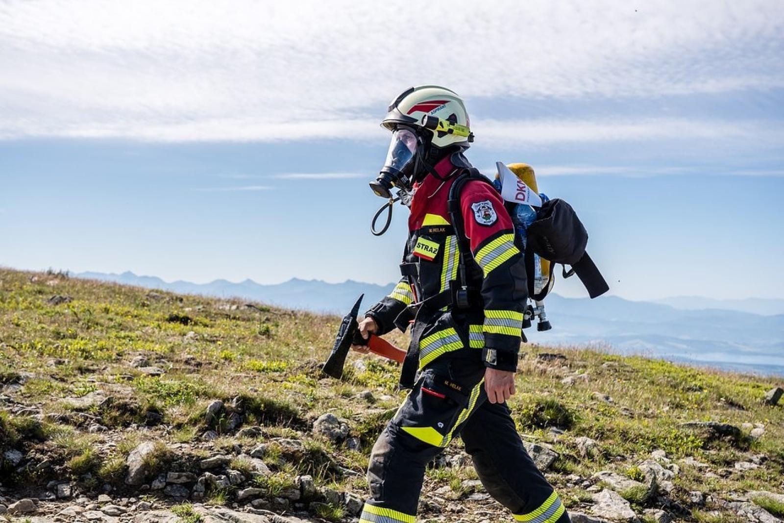 Zdjęcie w galerii na portalu naszraciborz.pl: Piąta górska wyprawa strażaków zakończona sukcesem. Ze szczytu Babiej Góry wybrzmiał apel - zostań potencjalnym dawcą szpiku! wiadomości z regionu