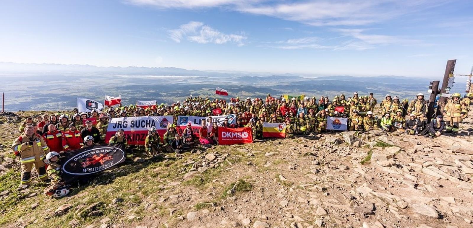 Zdjęcie w galerii na portalu naszraciborz.pl: Piąta górska wyprawa strażaków zakończona sukcesem. Ze szczytu Babiej Góry wybrzmiał apel - zostań potencjalnym dawcą szpiku! wiadomości z regionu