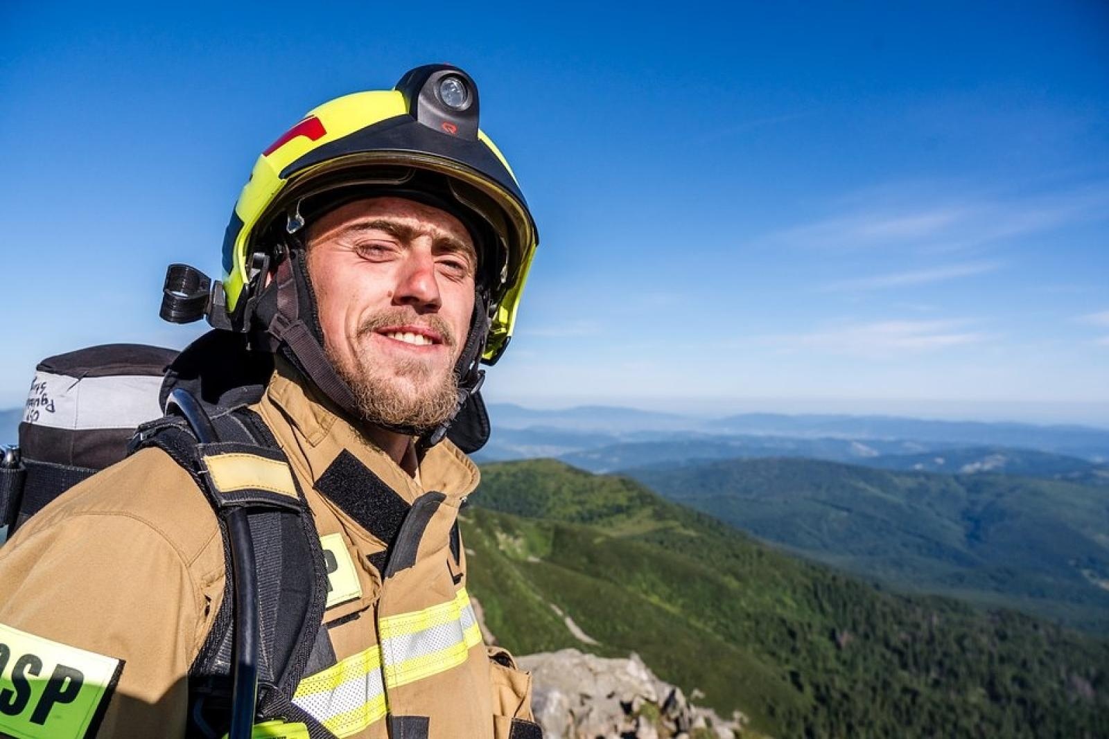 Zdjęcie w galerii na portalu naszraciborz.pl: Piąta górska wyprawa strażaków zakończona sukcesem. Ze szczytu Babiej Góry wybrzmiał apel - zostań potencjalnym dawcą szpiku! wiadomości z regionu