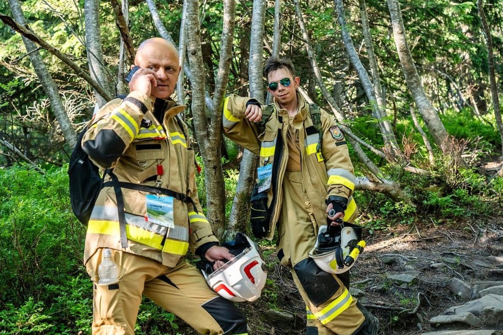 Zdjęcie w galerii na portalu naszraciborz.pl: Piąta górska wyprawa strażaków zakończona sukcesem. Ze szczytu Babiej Góry wybrzmiał apel - zostań potencjalnym dawcą szpiku! wiadomości z regionu