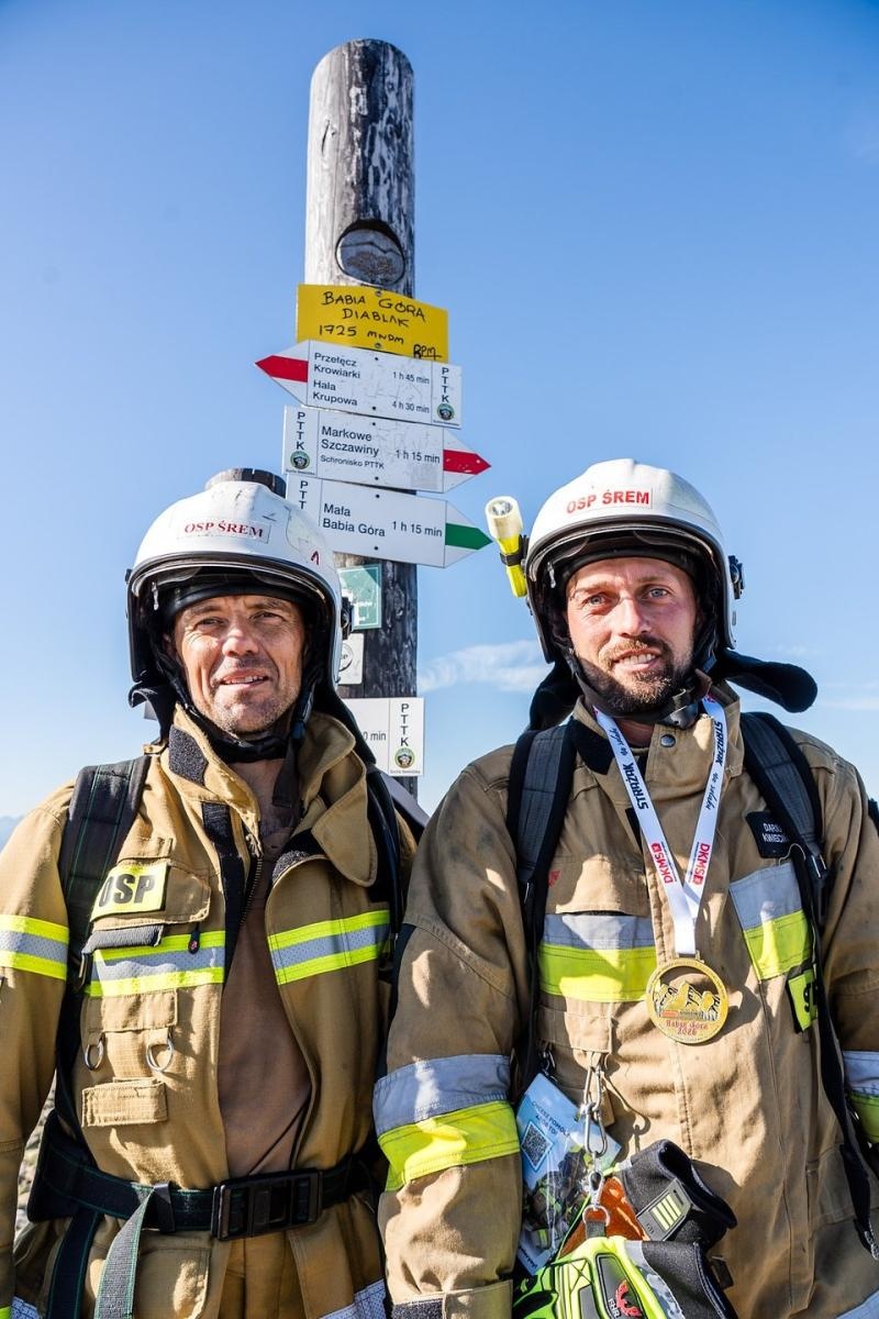 Zdjęcie w galerii na portalu naszraciborz.pl: Piąta górska wyprawa strażaków zakończona sukcesem. Ze szczytu Babiej Góry wybrzmiał apel - zostań potencjalnym dawcą szpiku! wiadomości z regionu