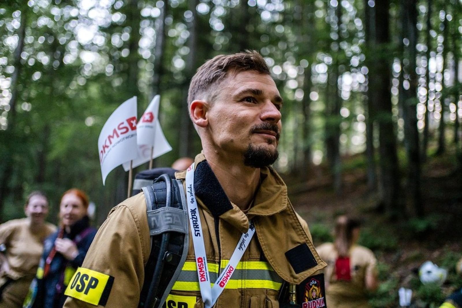 Zdjęcie w galerii na portalu naszraciborz.pl: Piąta górska wyprawa strażaków zakończona sukcesem. Ze szczytu Babiej Góry wybrzmiał apel - zostań potencjalnym dawcą szpiku! wiadomości z regionu