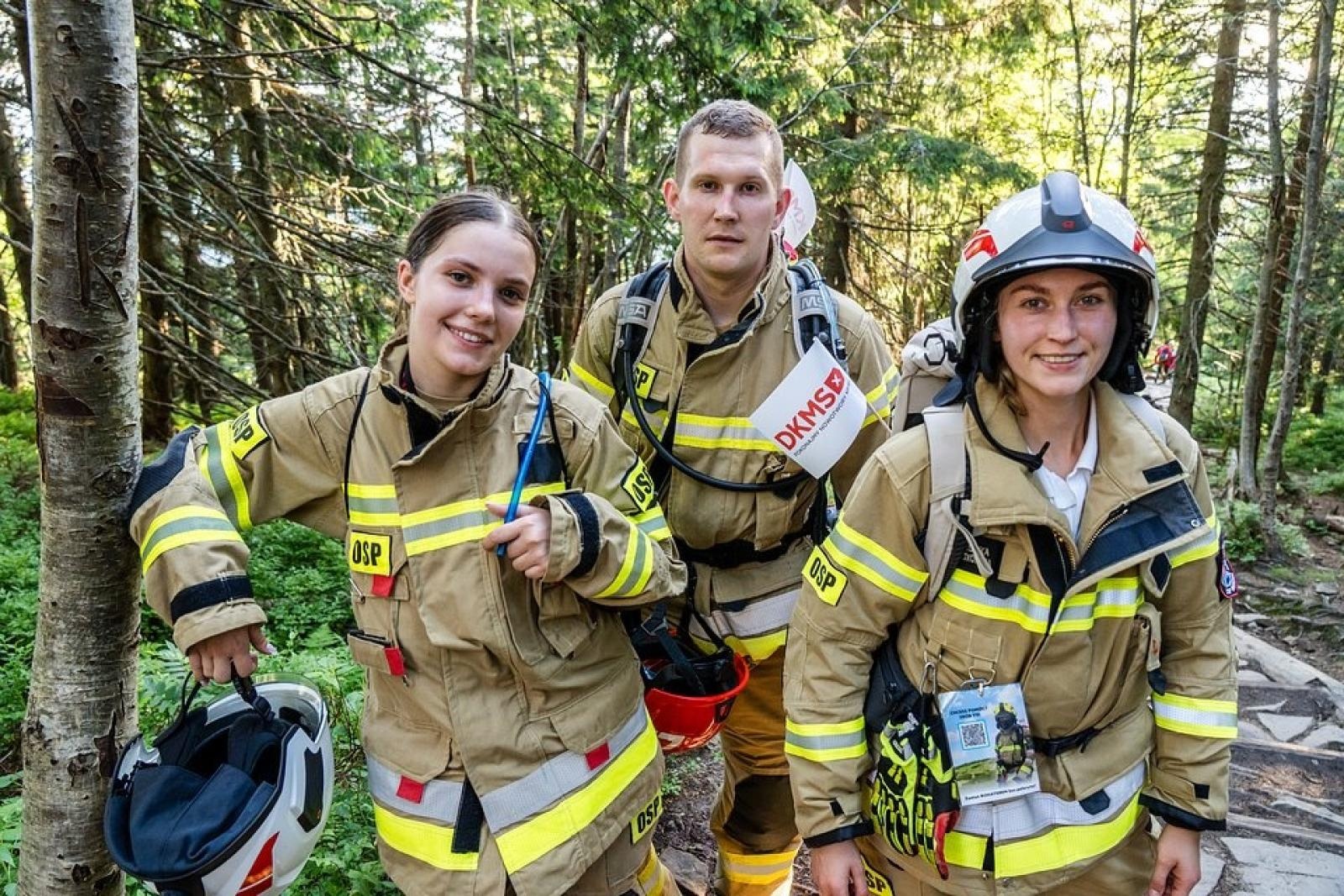 Zdjęcie w galerii na portalu naszraciborz.pl: Piąta górska wyprawa strażaków zakończona sukcesem. Ze szczytu Babiej Góry wybrzmiał apel - zostań potencjalnym dawcą szpiku! wiadomości z regionu