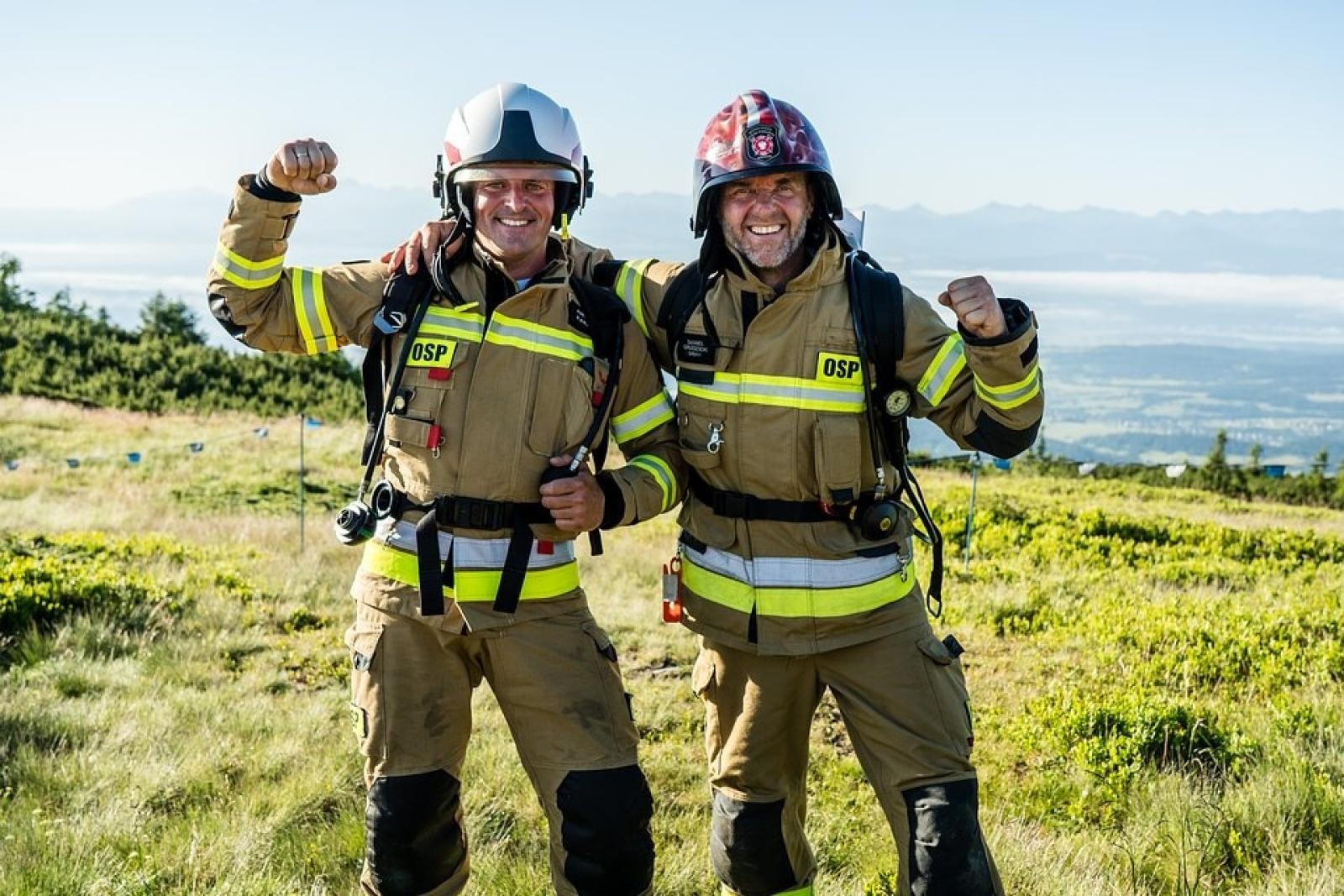 Zdjęcie w galerii na portalu naszraciborz.pl: Piąta górska wyprawa strażaków zakończona sukcesem. Ze szczytu Babiej Góry wybrzmiał apel - zostań potencjalnym dawcą szpiku! wiadomości z regionu