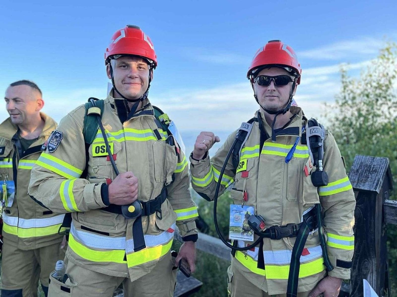 Zdjęcie w galerii na portalu naszraciborz.pl: Piąta górska wyprawa strażaków zakończona sukcesem. Ze szczytu Babiej Góry wybrzmiał apel - zostań potencjalnym dawcą szpiku! wiadomości z regionu