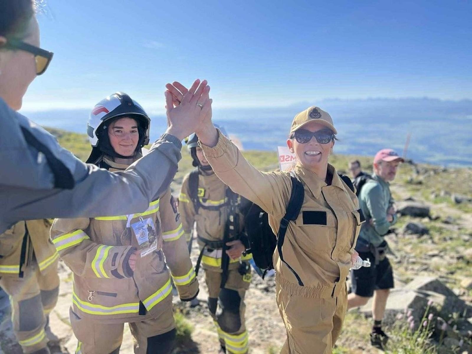 Zdjęcie w galerii na portalu naszraciborz.pl: Piąta górska wyprawa strażaków zakończona sukcesem. Ze szczytu Babiej Góry wybrzmiał apel - zostań potencjalnym dawcą szpiku! wiadomości z regionu