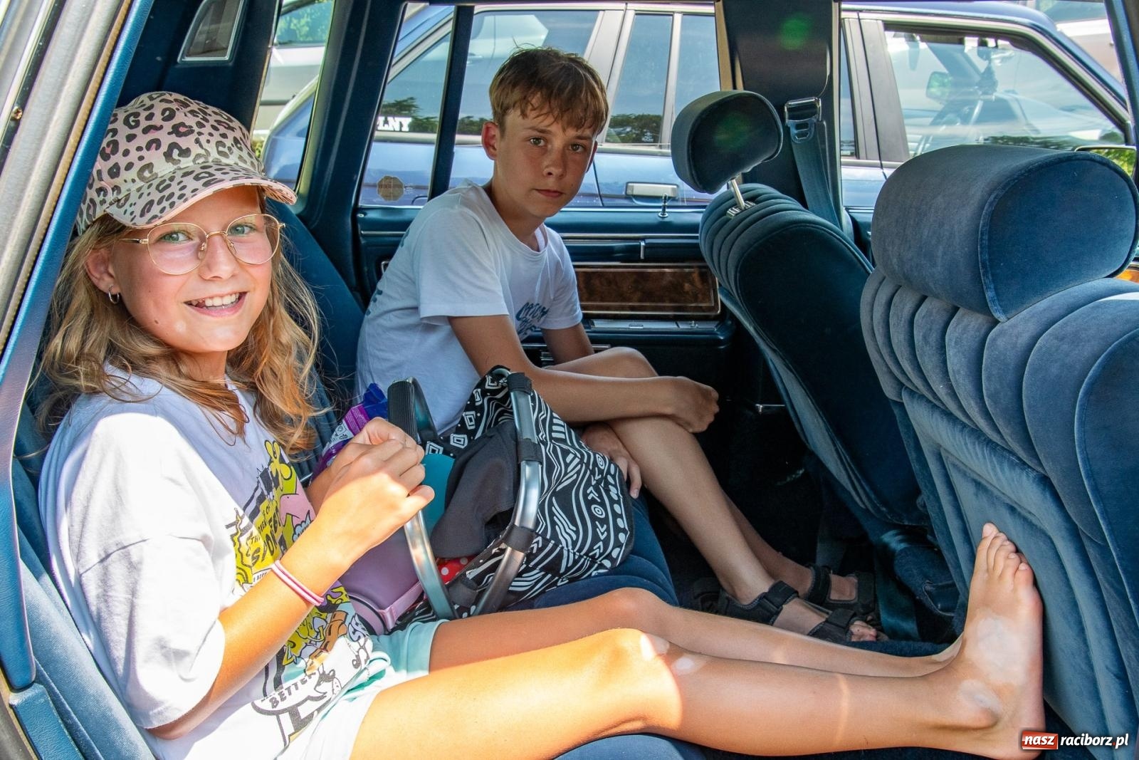 Zdjęcie w galerii na portalu naszraciborz.pl: Historyczne pojazdy w historycznym miejscu. Zlot Pojazdów Zabytkowych w Sławikowie [FOTO i WIDEO] wiadomości z regionu