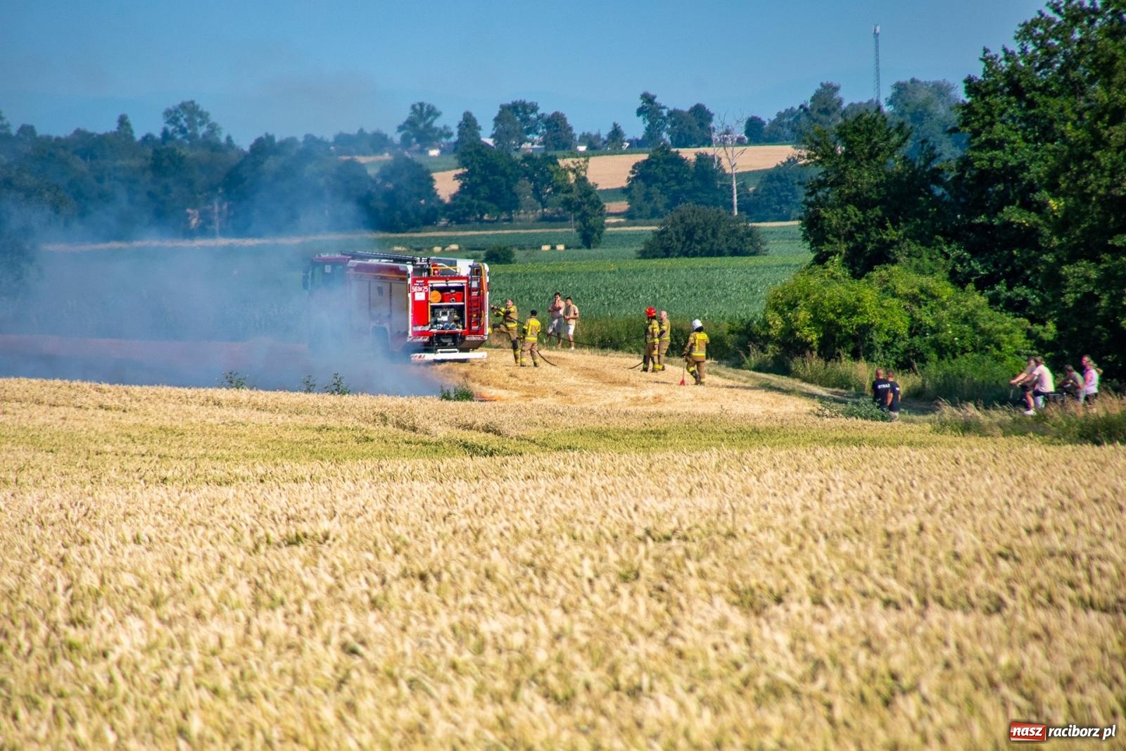 Zdjęcie w galerii na portalu naszraciborz.pl: Niebezpieczna niedziela w powiecie raciborskim – pożar zboża, tlenek węgla i skutki silnego wiatru wiadomości z regionu