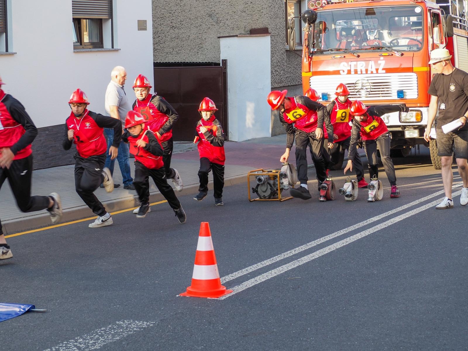 Zdjęcie w galerii na portalu naszraciborz.pl: Żelazny Mały Strażak - zawody w Krzanowicach wiadomości z regionu