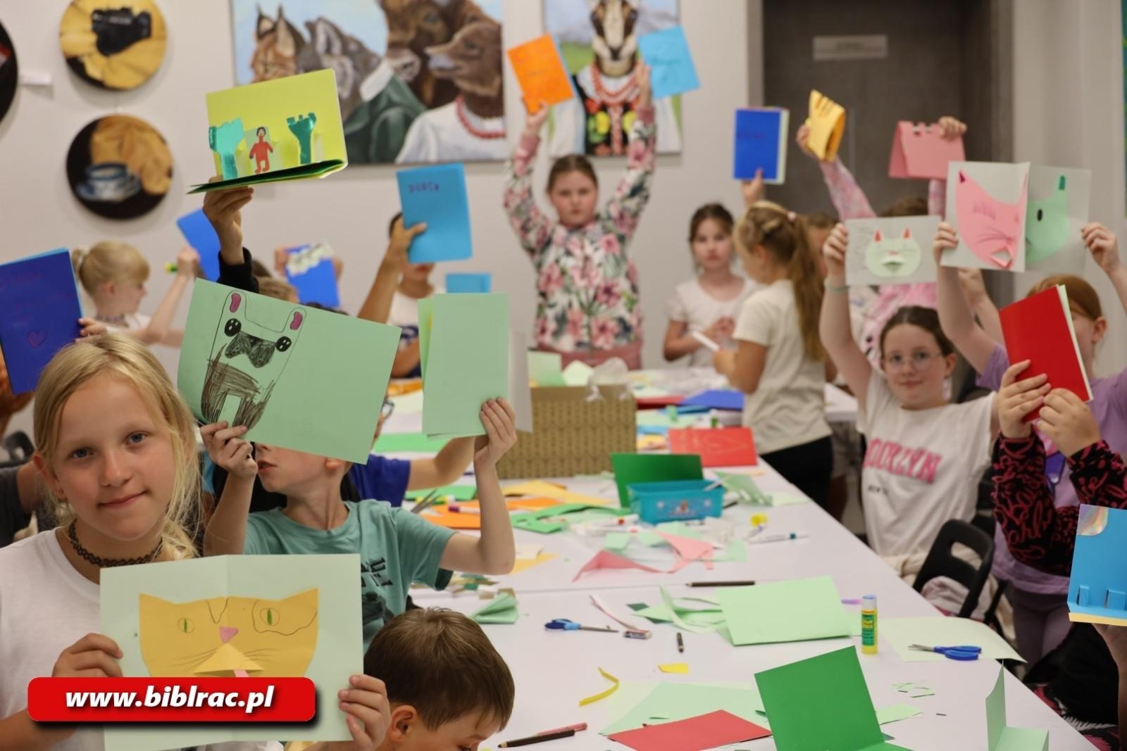 Zdjęcie w galerii na portalu naszraciborz.pl: Ogranicza nas tylko wyobraźnia! Muzeum Bajek, Baśni i Opowieści z wizytą w Raciborzu wiadomości z regionu