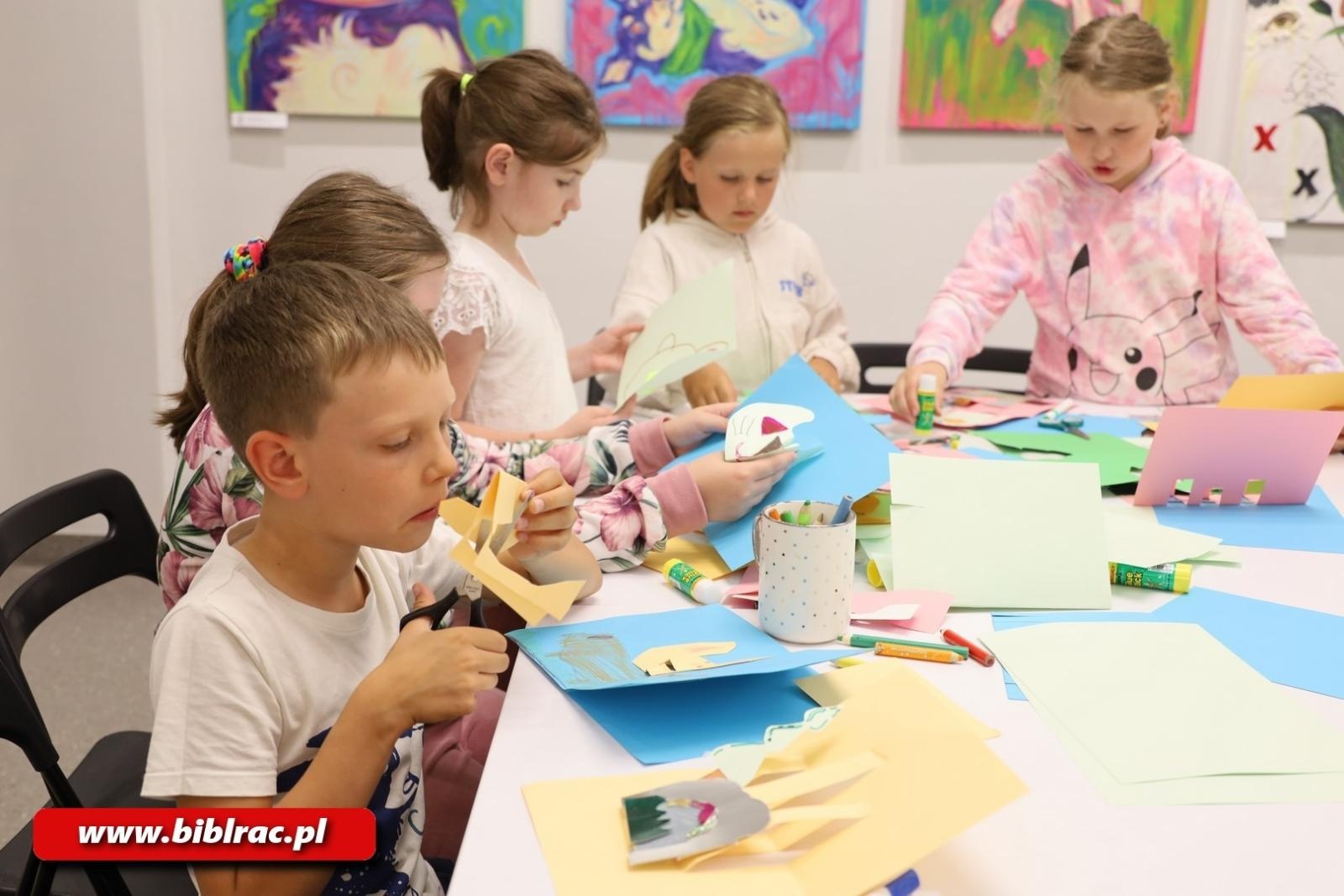 Zdjęcie w galerii na portalu naszraciborz.pl: Ogranicza nas tylko wyobraźnia! Muzeum Bajek, Baśni i Opowieści z wizytą w Raciborzu wiadomości z regionu