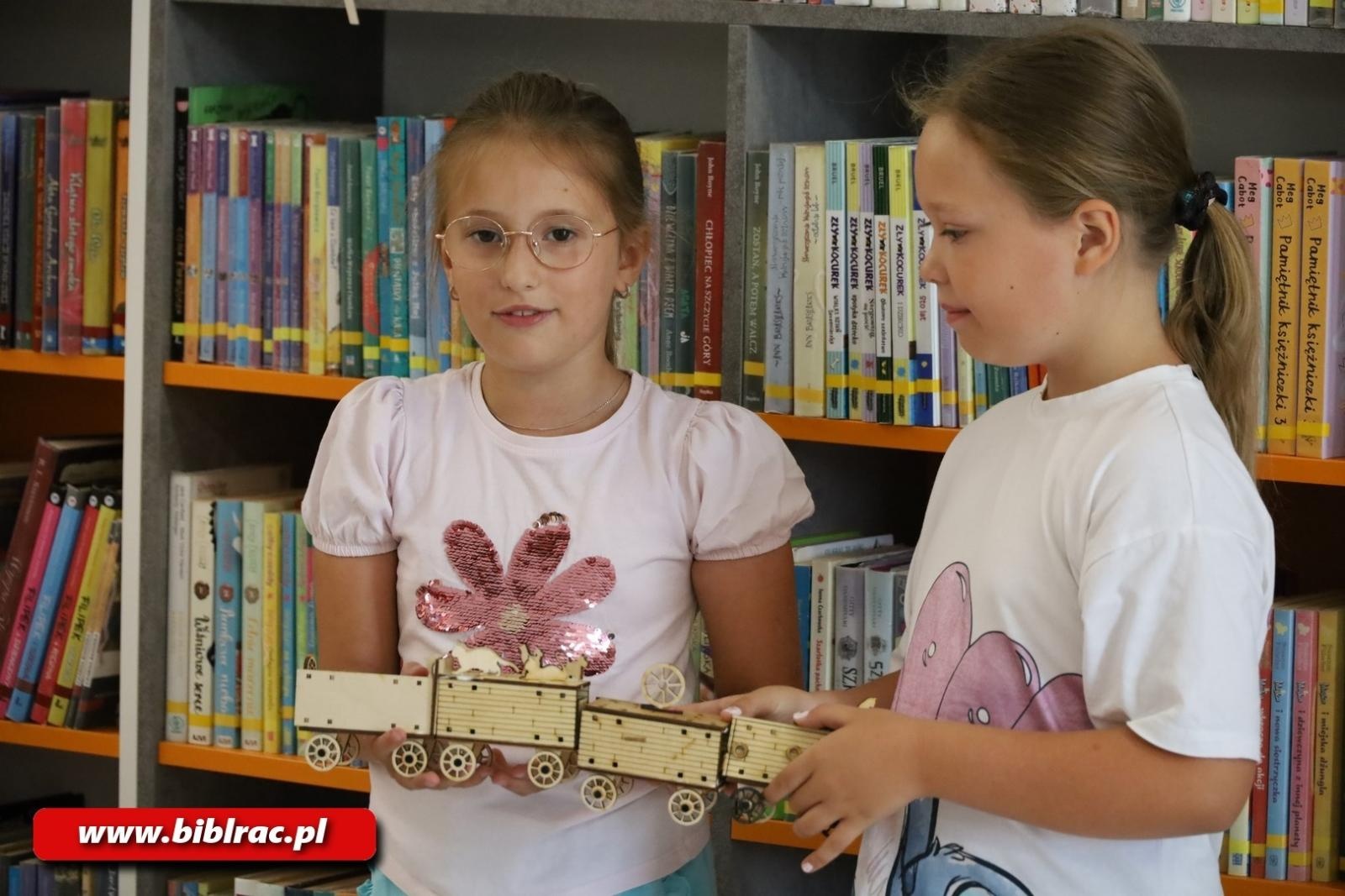 Zdjęcie w galerii na portalu naszraciborz.pl: Ogranicza nas tylko wyobraźnia! Muzeum Bajek, Baśni i Opowieści z wizytą w Raciborzu wiadomości z regionu