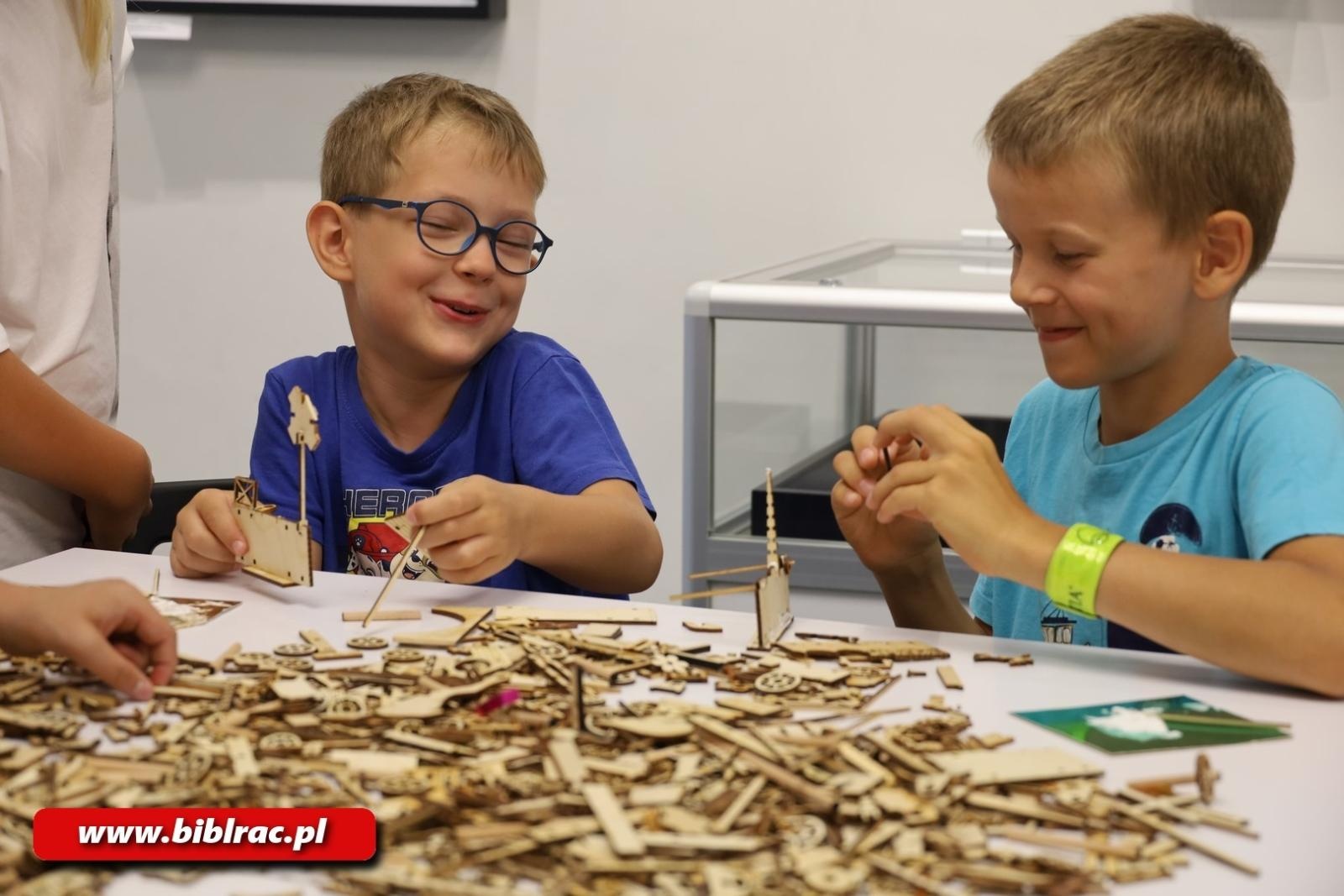 Zdjęcie w galerii na portalu naszraciborz.pl: Ogranicza nas tylko wyobraźnia! Muzeum Bajek, Baśni i Opowieści z wizytą w Raciborzu wiadomości z regionu