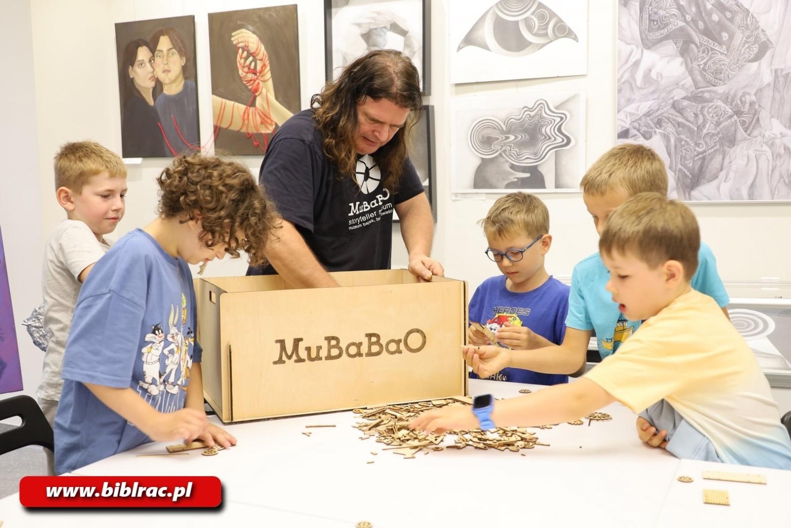 Zdjęcie w galerii na portalu naszraciborz.pl: Ogranicza nas tylko wyobraźnia! Muzeum Bajek, Baśni i Opowieści z wizytą w Raciborzu wiadomości z regionu