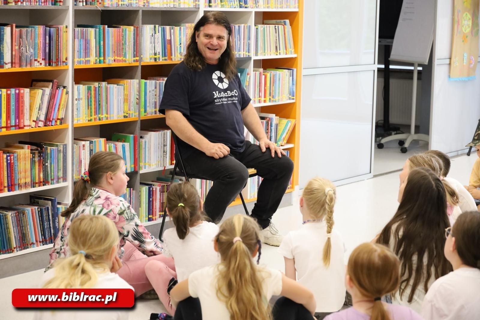 Zdjęcie w galerii na portalu naszraciborz.pl: Ogranicza nas tylko wyobraźnia! Muzeum Bajek, Baśni i Opowieści z wizytą w Raciborzu wiadomości z regionu