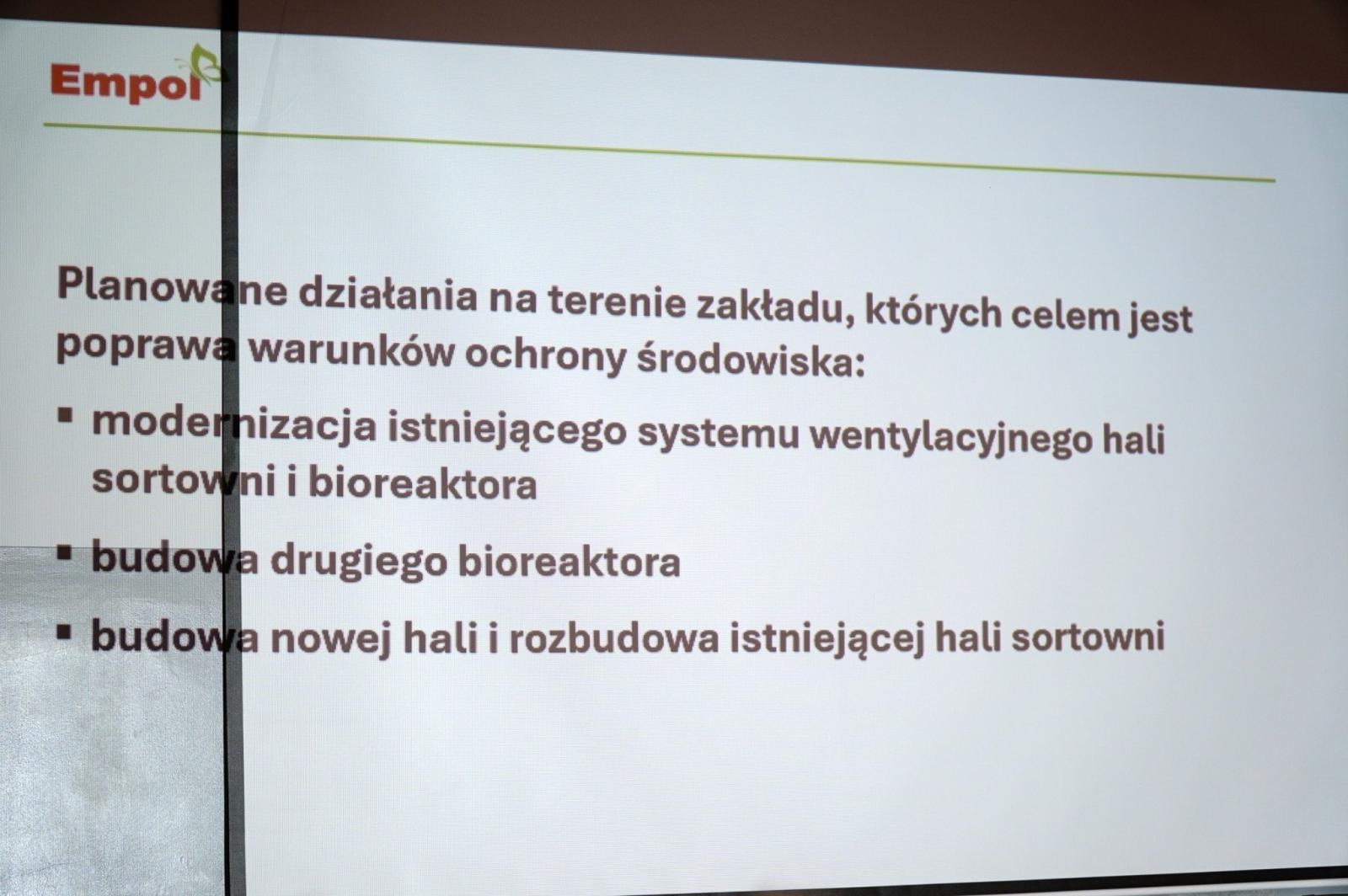 Zdjęcie w galerii na portalu naszraciborz.pl: Brzezie nadal walczy z odorami. Mieszkańcy oczekują konkretnych działań – Empol ma czas do 11 lipca wiadomości z regionu