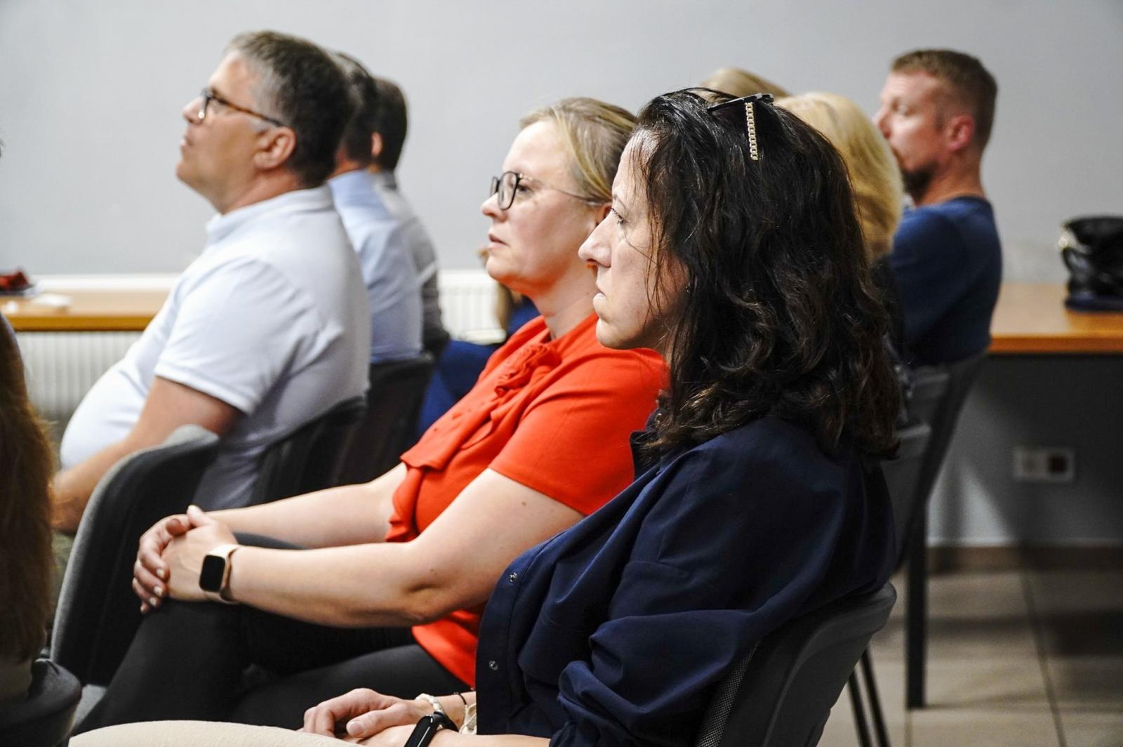 Zdjęcie w galerii na portalu naszraciborz.pl: Brzezie nadal walczy z odorami. Mieszkańcy oczekują konkretnych działań – Empol ma czas do 11 lipca wiadomości z regionu