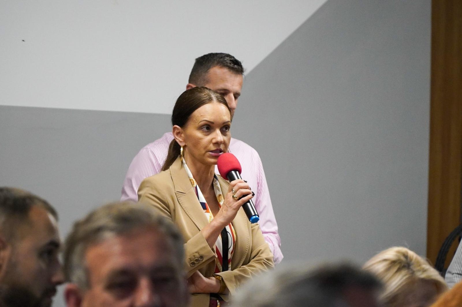 Zdjęcie w galerii na portalu naszraciborz.pl: Brzezie nadal walczy z odorami. Mieszkańcy oczekują konkretnych działań – Empol ma czas do 11 lipca wiadomości z regionu