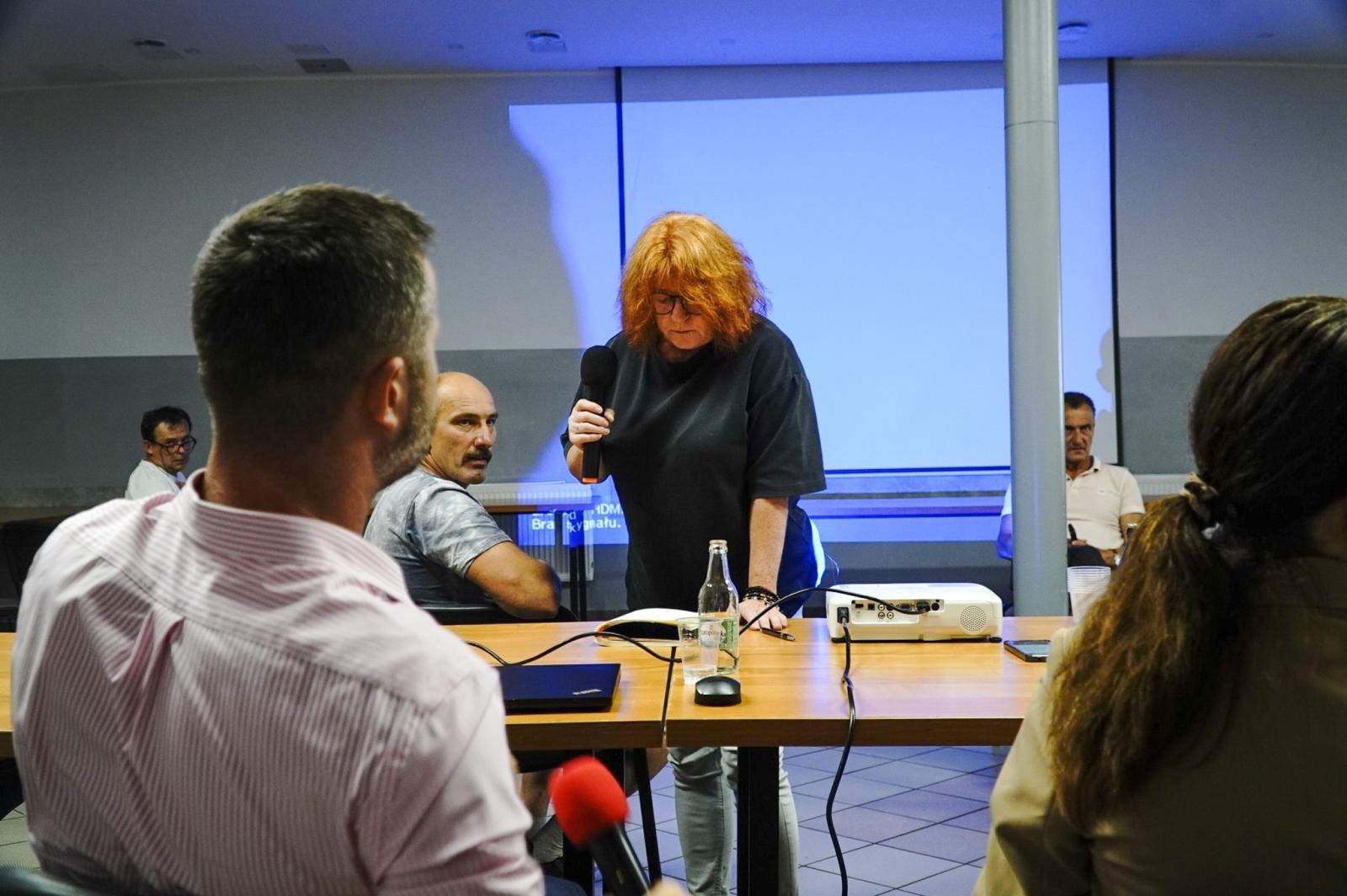 Zdjęcie w galerii na portalu naszraciborz.pl: Brzezie nadal walczy z odorami. Mieszkańcy oczekują konkretnych działań – Empol ma czas do 11 lipca wiadomości z regionu