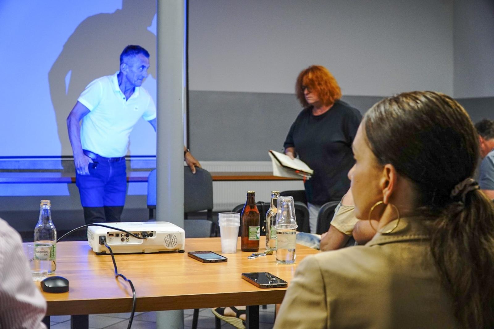 Zdjęcie w galerii na portalu naszraciborz.pl: Brzezie nadal walczy z odorami. Mieszkańcy oczekują konkretnych działań – Empol ma czas do 11 lipca wiadomości z regionu