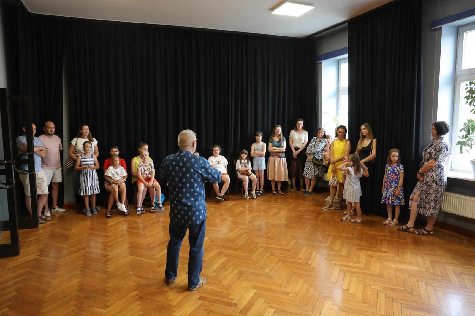 Zdjęcie w galerii na portalu naszraciborz.pl: Podsumowanie roku i wystawa Grupy Plastycznej PASTELE w DK Strzecha wiadomości z regionu