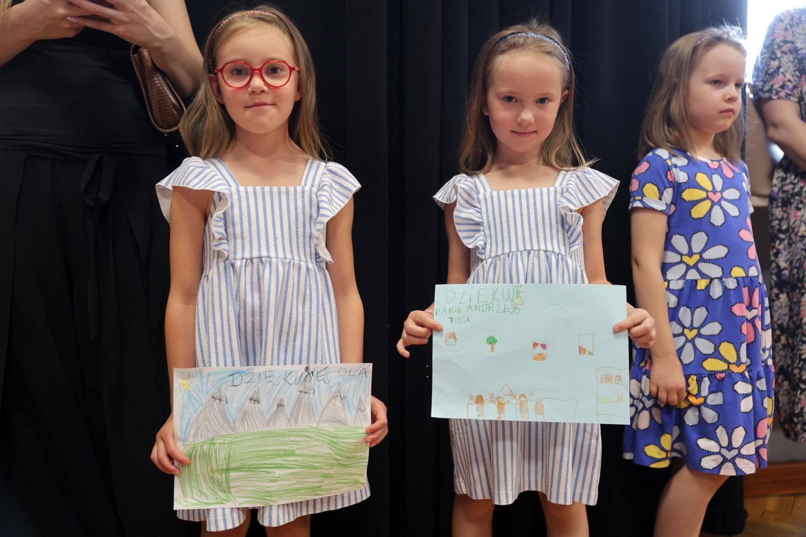 Zdjęcie w galerii na portalu naszraciborz.pl: Podsumowanie roku i wystawa Grupy Plastycznej PASTELE w DK Strzecha wiadomości z regionu