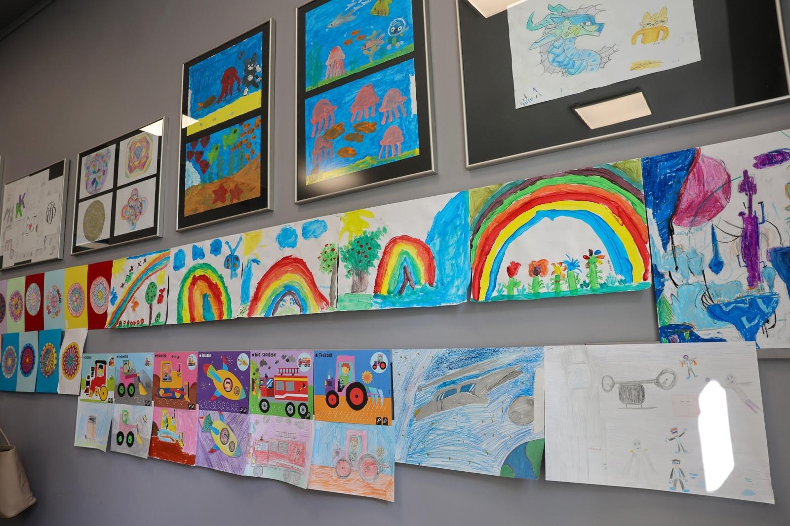 Zdjęcie w galerii na portalu naszraciborz.pl: Podsumowanie roku i wystawa Grupy Plastycznej PASTELE w DK Strzecha wiadomości z regionu