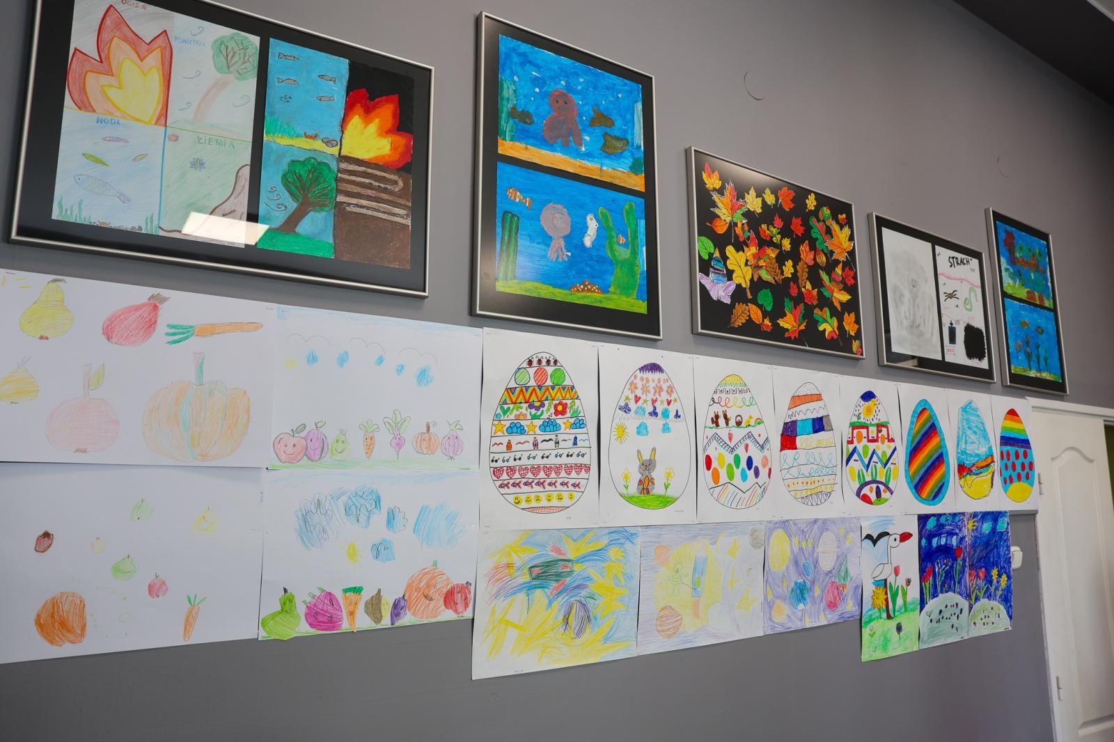 Zdjęcie w galerii na portalu naszraciborz.pl: Podsumowanie roku i wystawa Grupy Plastycznej PASTELE w DK Strzecha wiadomości z regionu