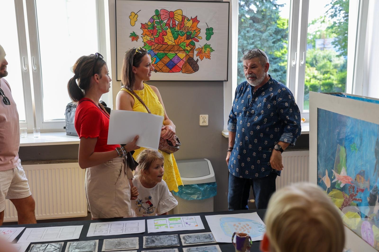 Zdjęcie w galerii na portalu naszraciborz.pl: Podsumowanie roku i wystawa Grupy Plastycznej PASTELE w DK Strzecha wiadomości z regionu