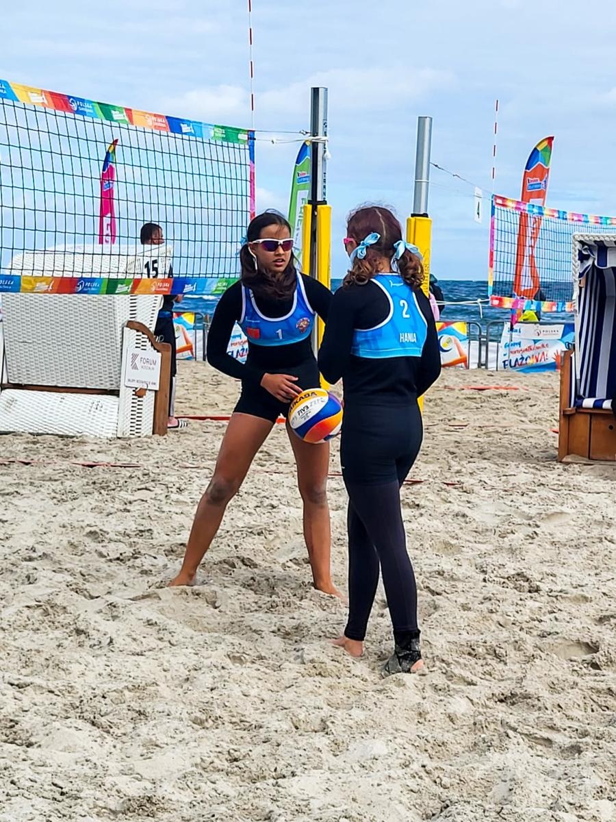 Zdjęcie w galerii na portalu naszraciborz.pl: Krzanowiczanki w ścisłej czołówce Mistrzostw Polski w minisiatkówce plażowej wiadomości z regionu