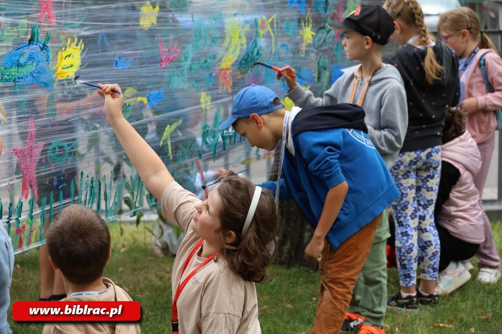 Zdjęcie w galerii na portalu naszraciborz.pl: Z Meridą na Zamku, z Nemo po głębinach oceanu. Trwa Lato z biblioteką! wiadomości z regionu