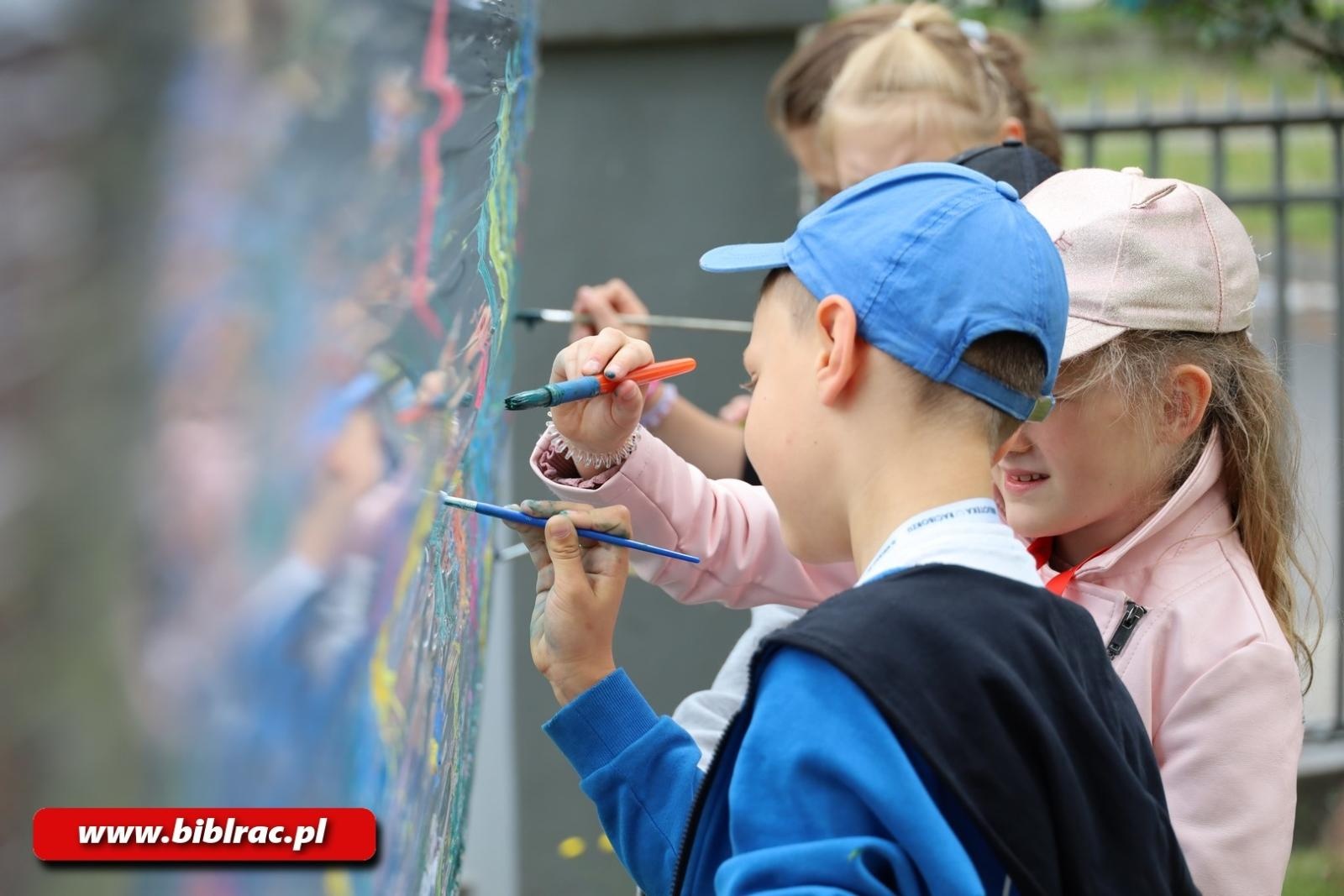 Zdjęcie w galerii na portalu naszraciborz.pl: Z Meridą na Zamku, z Nemo po głębinach oceanu. Trwa Lato z biblioteką! wiadomości z regionu