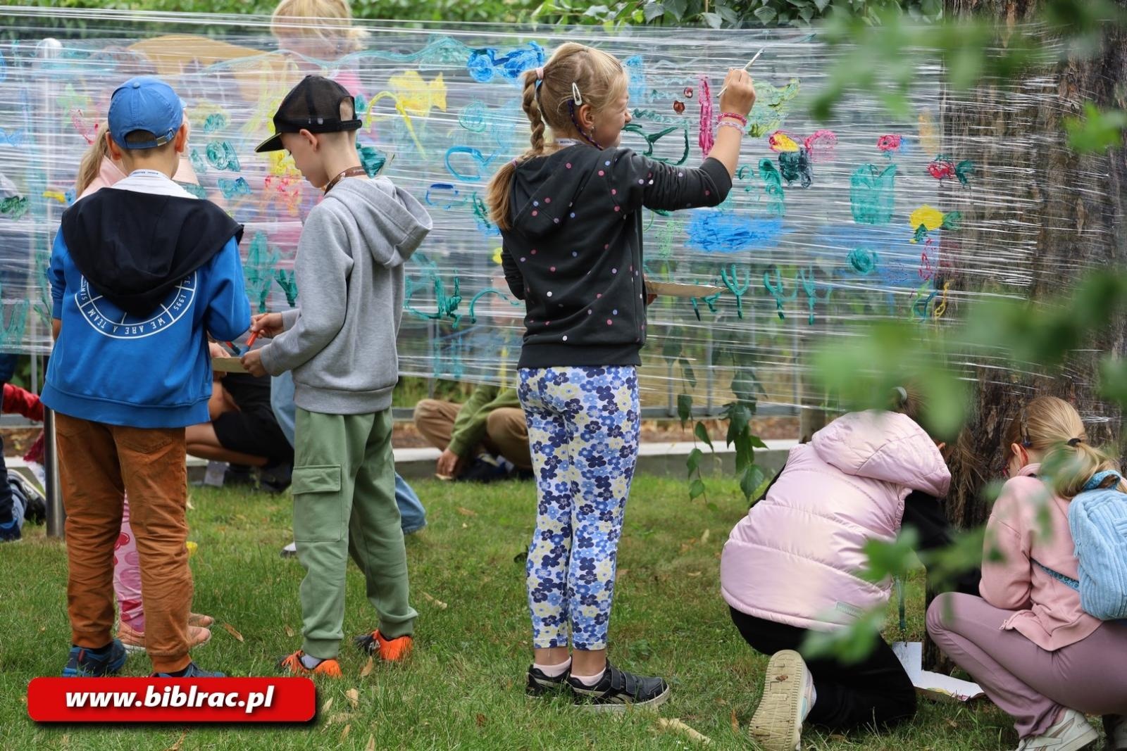 Zdjęcie w galerii na portalu naszraciborz.pl: Z Meridą na Zamku, z Nemo po głębinach oceanu. Trwa Lato z biblioteką! wiadomości z regionu