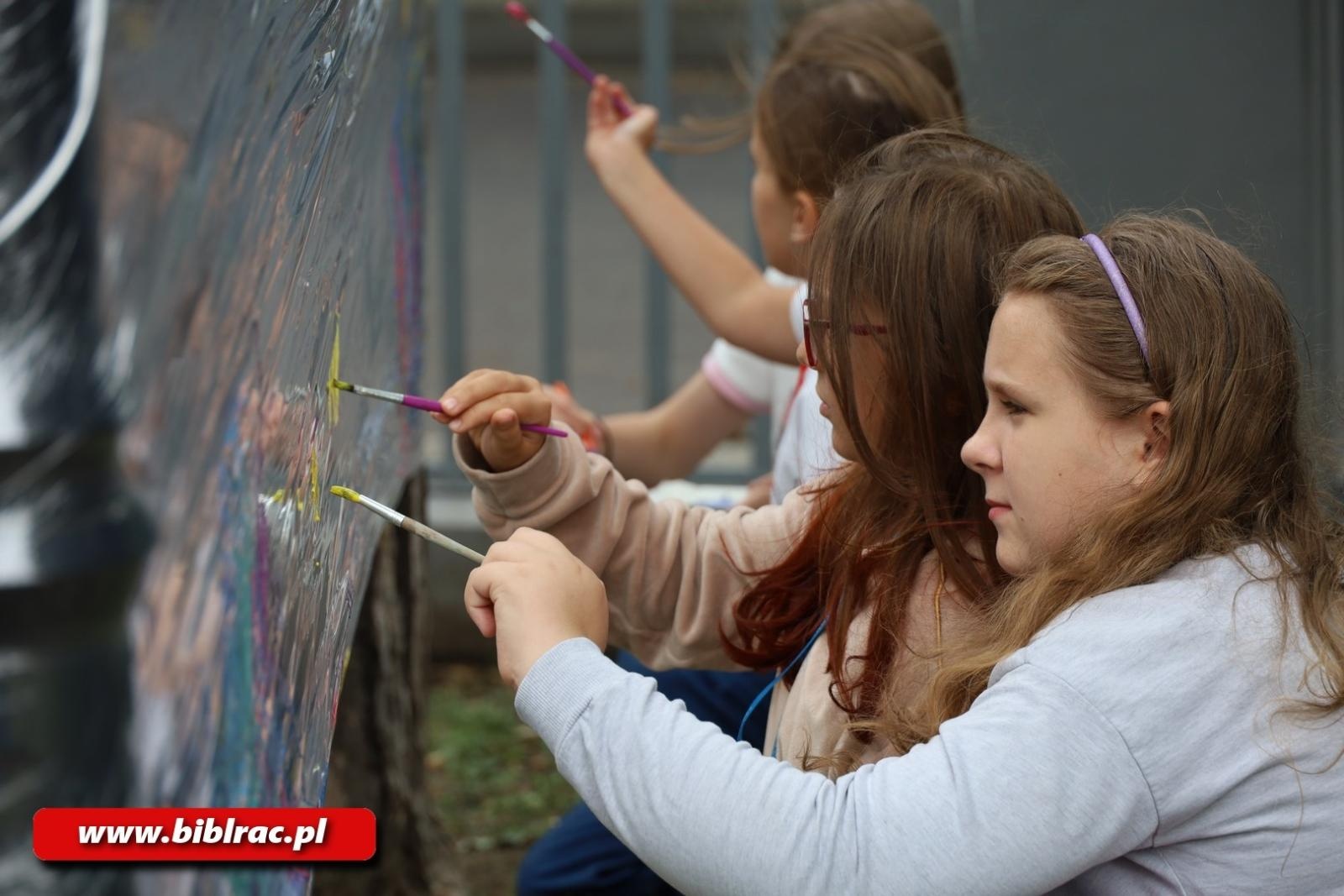 Zdjęcie w galerii na portalu naszraciborz.pl: Z Meridą na Zamku, z Nemo po głębinach oceanu. Trwa Lato z biblioteką! wiadomości z regionu