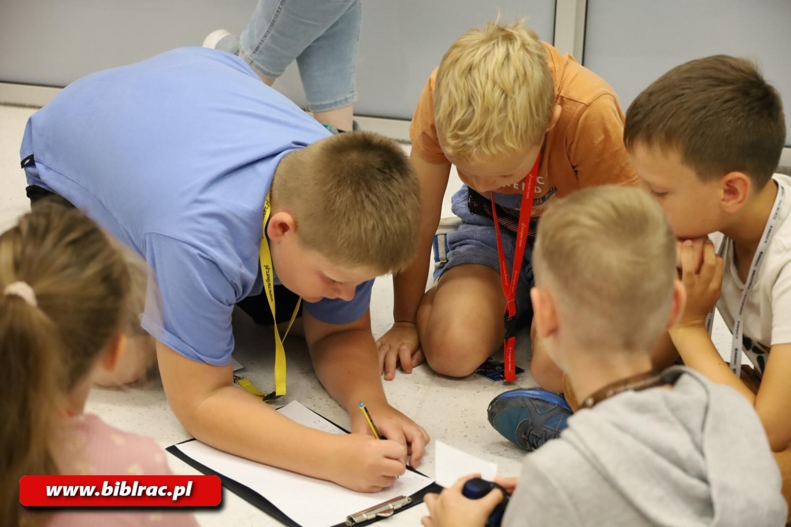 Zdjęcie w galerii na portalu naszraciborz.pl: Z Meridą na Zamku, z Nemo po głębinach oceanu. Trwa Lato z biblioteką! wiadomości z regionu