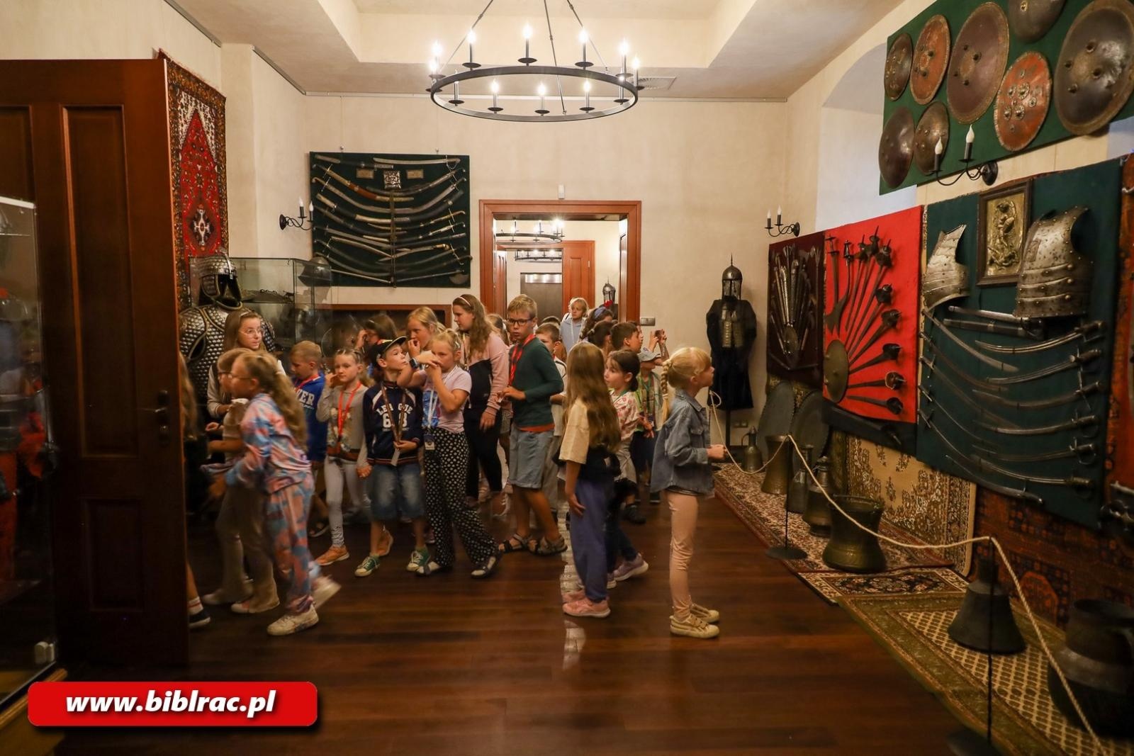 Zdjęcie w galerii na portalu naszraciborz.pl: Z Meridą na Zamku, z Nemo po głębinach oceanu. Trwa Lato z biblioteką! wiadomości z regionu