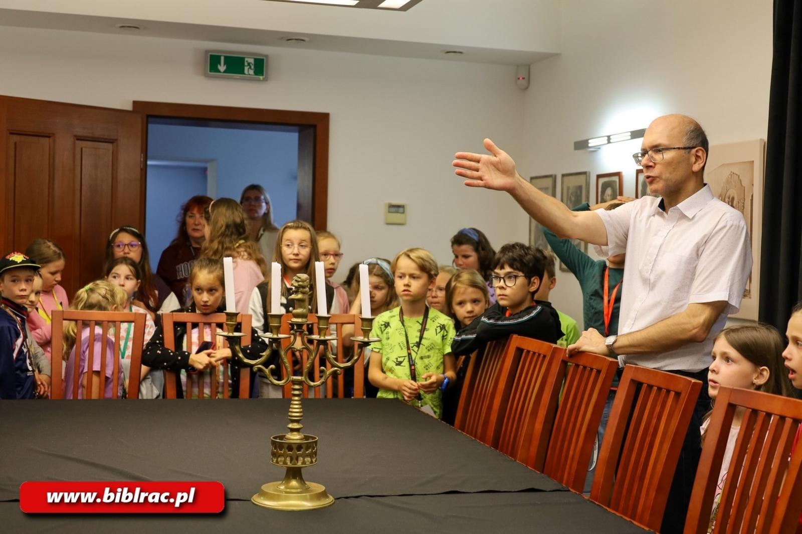 Zdjęcie w galerii na portalu naszraciborz.pl: Z Meridą na Zamku, z Nemo po głębinach oceanu. Trwa Lato z biblioteką! wiadomości z regionu