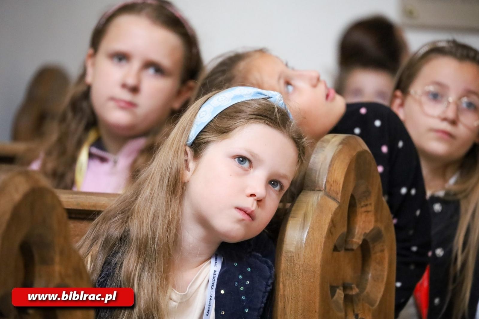 Zdjęcie w galerii na portalu naszraciborz.pl: Z Meridą na Zamku, z Nemo po głębinach oceanu. Trwa Lato z biblioteką! wiadomości z regionu