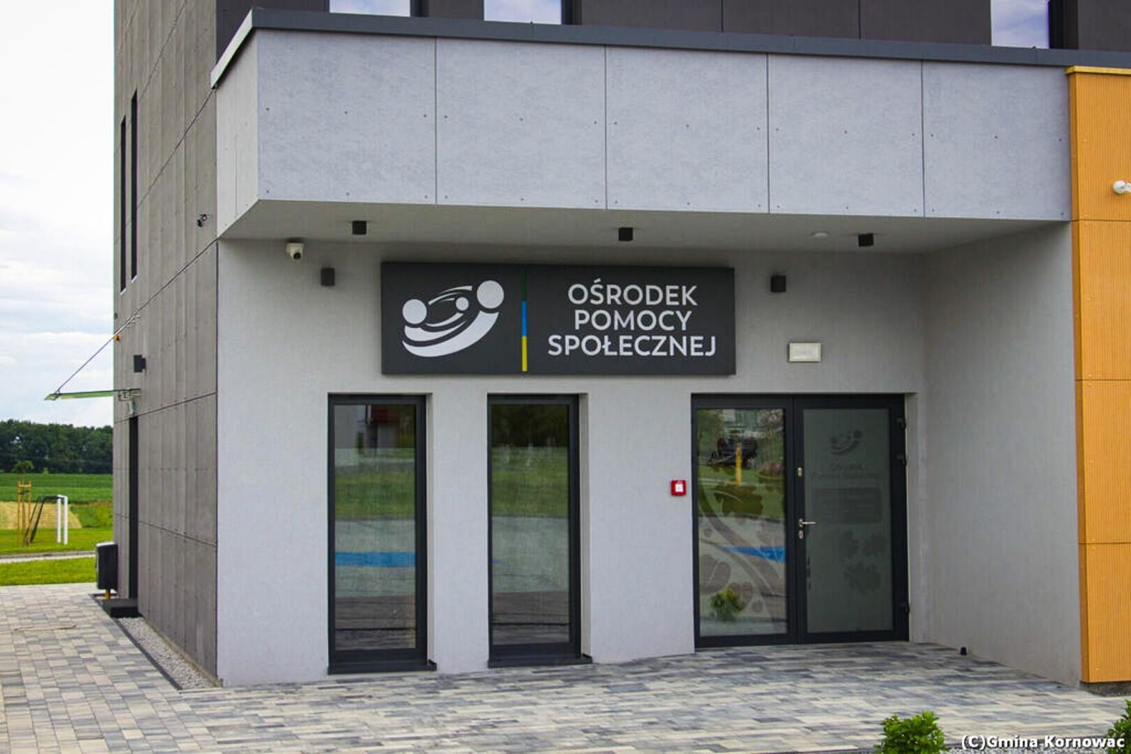 Zdjęcie w galerii na portalu naszraciborz.pl: Kino, pumptrack i siłownia – nowoczesne centrum kultury otwarte w Kornowacu wiadomości z regionu