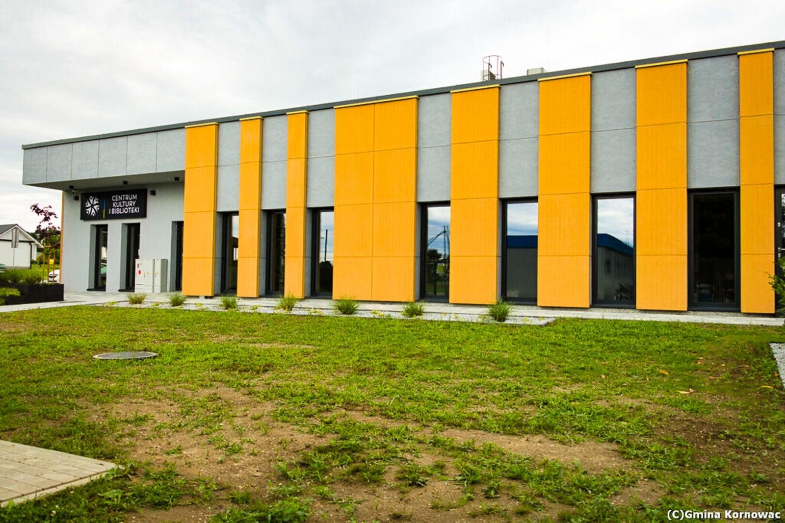 Zdjęcie w galerii na portalu naszraciborz.pl: Kino, pumptrack i siłownia – nowoczesne centrum kultury otwarte w Kornowacu wiadomości z regionu